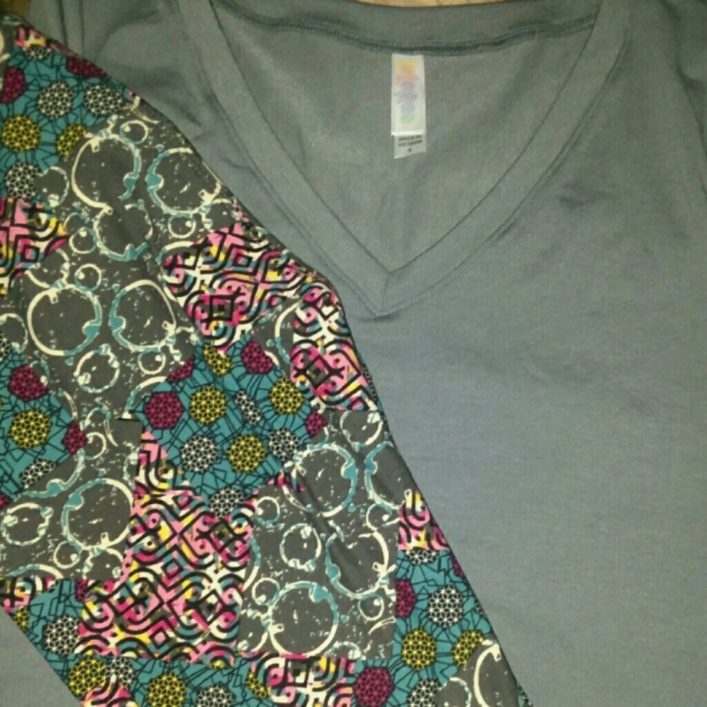 Outfit.   OS LEGGINGS AND SMALL CHRISTY T.